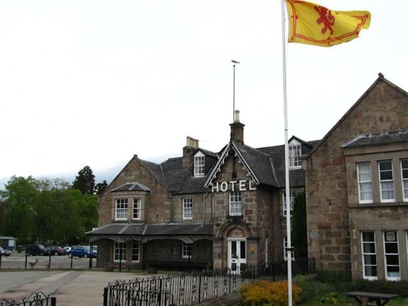 Huntly Arms Hotel Aboyne Exterior foto