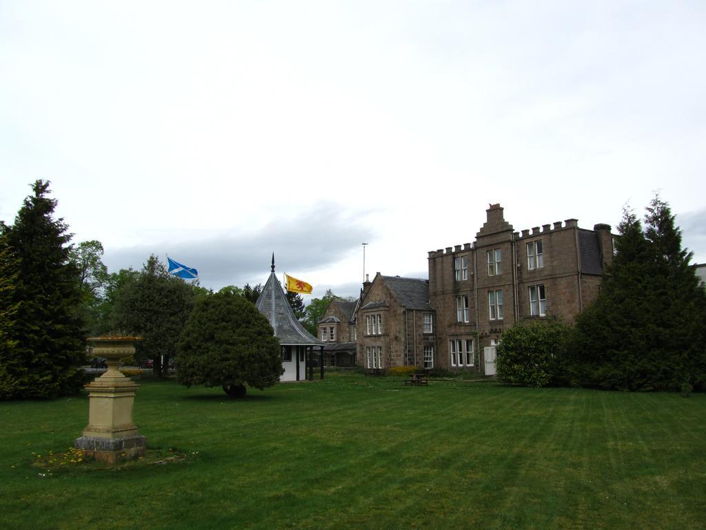 Huntly Arms Hotel Aboyne Exterior foto